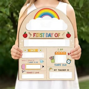 Letrero de Madera para el Primer Día de Clases, 12 x 10 Pulgadas, con Soporte, Reutilizable, para Preescolar y Jardín de Niños - Product Image 3