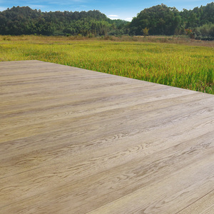 Planche de terrasse <span class=keywords><strong>en</strong></span> composite PU à grain de <span class=keywords><strong>bois</strong></span>, longue durée de vie, résistante à la pourriture, au déformation, aux fissures, aux dommages causés par les insectes et au trafic intensif - Product Image 1