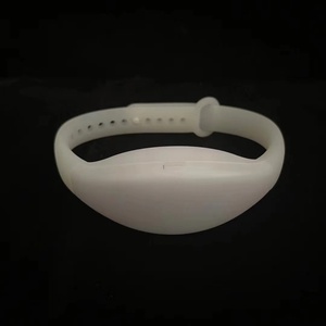 Braccialetti LED Natalizi Lampeggianti con Telecomando Wireless, Batteria Inclusa, Cambio Colore RGB per Feste/Festival/Concerti/Eventi - Product Image 2