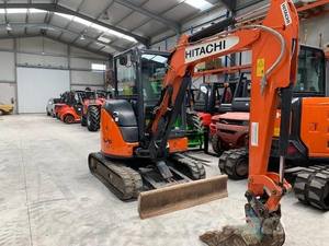 Excavadora Hitachi ZX35 usada fabricada en Japón con motor Isuzu y componentes de núcleo de bomba - Product Image 2