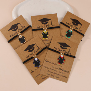 Nouveaux cadeaux de remise de diplôme : Robe de baccalauréat, toque de doctorat, bracelets style preppy, bracelets tressés pour étudiants avec carte d'inspiration - Product Image 3