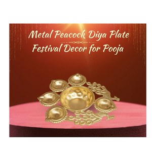 Plateau décoratif en métal en forme de paon avec 4 lampes à huile traditionnelles et bol central, finition antique, pour la Pooja Aarti hindoue - Product Image 2