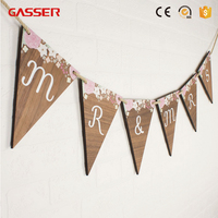 Guirlande de fanions triangulaires en polyester personnalisée en gros, OEM pour les détaillants