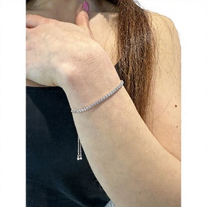 Bracelet tennis en or blanc avec diamants ronds cultivés en laboratoire - Product Image 1
