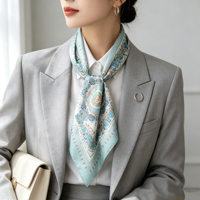 Foulard carré en soie noir et blanc à motif floral cachemire, imprimé satiné, double bordure, motif bandana, pour femme, à porter autour du cou ou sur la tête, ODM OEM