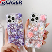 Coque de téléphone de luxe 3D en perles, roses et marguerites, ornée de diamants, faite à la main par un designer, populaire et scintillante pour femmes, compatible avec iPhone 17 16 15 Pro