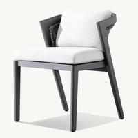 Ensemble de chaises de table à manger d'extérieur en bois massif et durable pour villa moderne