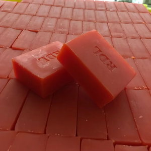 <span class=keywords><strong>Savon</strong></span> éclaircissant enrichi en vitamine E de marque Exfoliation douce et hydratation intense pour les soins quotidiens de la peau - Product Image 4