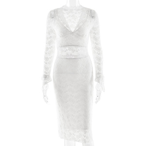 Vestido de noche ajustado con cuello en V, encaje y transparencias, cintura natural, corte ceñido - Product Image 5
