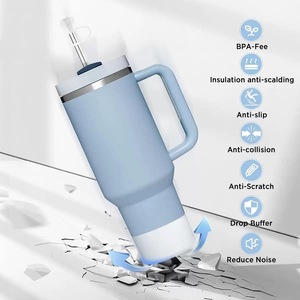 Juego de 9 accesorios de silicona para vasos térmicos: pajita antiderrame, cepillo, funda protectora, tapa con lazo para vaso de 40oz, cadena de mariposa y barras decorativas - Product Image 4