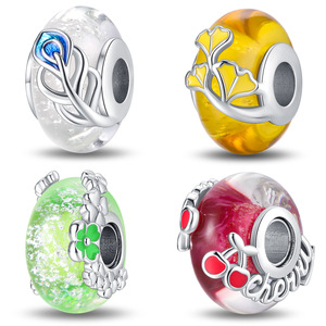 Perles de charme en verre lumineux Ginkgo Biloba Cherry, breloques en cuivre plaqué argent pour bracelet DIY - Product Image 1