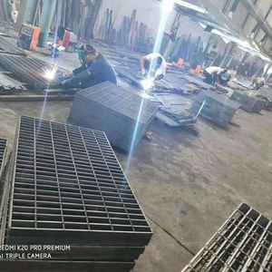 Grossiste <span class=keywords><strong>caillebotis</strong></span> en acier galvanisé pour barres de roulement en métal <span class=keywords><strong>grille</strong></span> en acier <span class=keywords><strong>caillebotis</strong></span> en acier - Product Image 3