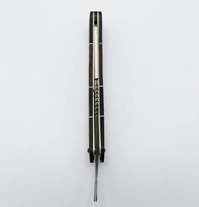 Rasoir de barbier professionnel pliable en acier inoxydable avec manche en bois, rasoir de sécurité manuel à lame unique pour un rasage précis du visage et des poils. - Product Image 6