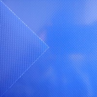Tissu en membrane PVC de couleur personnalisée pour la construction de structures tendues, utilisation comme matériau de toiture