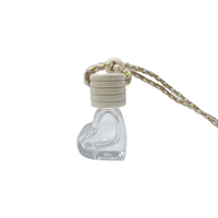 Diffuseur d'arômes miniature de 6 ml en forme de cœur rose, désodorisant pour voiture, flacon de parfum suspendu avec couvercle en bois et corde