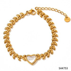 Bracelet en forme de cœur en feuille d'or avec incrustation de perles, bijoux élégants pour femmes - Product Image 1
