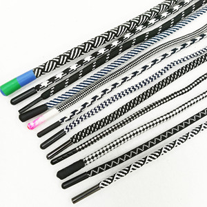 Trắng Đen Màu Polyester Vòng Dây Kéo Biểu Tượng Tùy Chỉnh Nhựa Bullet Mẹo Dây Kéo Chuỗi Cho Hàng May Mặc Tráng Kết Thúc - Product Image 2