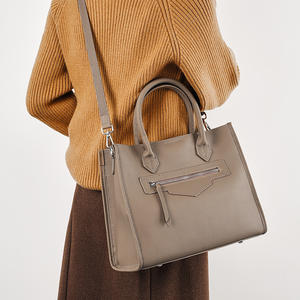 Sacs à main de luxe haut de gamme pour femmes avec décoration florale, chaussures, vêtements, bijoux et montres faits à la main - Product Image 5