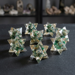 Étoile de David Merkaba en cristal naturel 15-20mm, ensemble d'orgone de chakra sculpté à la main en pierre semi-précieuse - Product Image 4