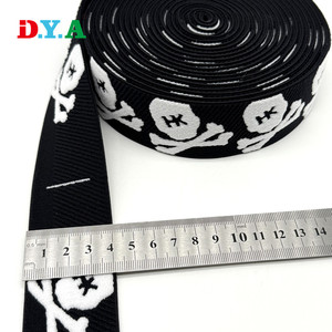 Correa personalizada 4cm espesar Jacquard negro blanco Logo patrón poliéster tejido banda elástica para gafas de esquí usando - Product Image 1