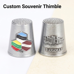 Vente en gros de décapins métalliques décoratifs pour le couture, souvenirs touristiques personnalisés de pays variés - Product Image 1