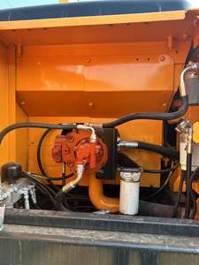 Offre Spéciale : Excavatrice Hyundai 220LC-9S d'occasion, peinture d'origine, moteur puissant, pompe et boîte de vitesses pour le terrassement - Product Image 5