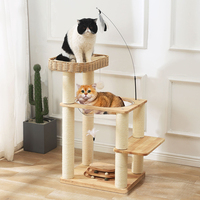 Arbre à chat multifonctionnel moderne en bois massif à 4 niveaux de 135 cm avec panier tressé et nid pour chat inspiré d'une capsule spatiale