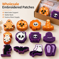 Prêts à expédier : Patchs en chenille d'Halloween, badges brodés en tissu éponge (mignons fantômes et citrouilles), emblèmes effrayants en gros pour bonnets