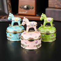 Boîte à bijoux en émail métallique en forme de cheval de Troie avec couvercle anti-poussière pour la décoration de la maison