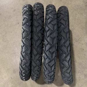 Ensemble de pneus et chambres à air en caoutchouc de 20 pouces pour vélos de neige, de plage et de route avec conception à double couche 20x4.0 - Product Image 1