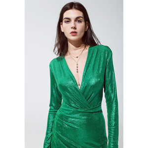 Vestido de Fiesta Cruzado con Escote Pronunciado en Verde Metálico - Product Image 5