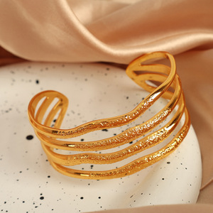 European American Style Geometric Gold Plated Titanium Steel <b>Cuff</b> <b>Bracelet</b> For Women Fashion Jewelry - Product Image 3