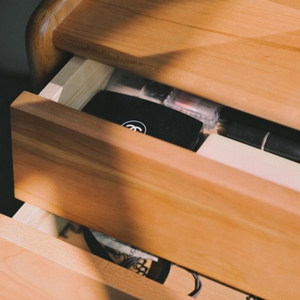 Nordic-style Solid Wood Minimalist Vanity with <b>Mirror</b> and Drawer Storage for <b>Compact</b> Bedrooms and Apartments - Product Image 4