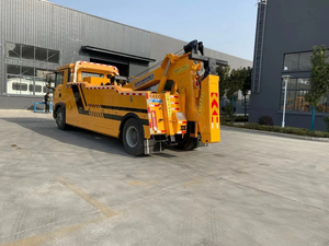 Camion de remorquage lourd intégré CLW 16 tonnes avec flèche télescopique pour le sauvetage des véhicules accidentés sur autoroute et le dégagement des voies rapides - Product Image 2