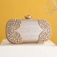Sac Tendance 2025 Sac à main clouté de diamants pour femmes élégantes Design évidé à la mode pour les fêtes mondaines Sacs de soirée