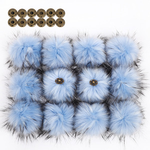 Vente en gros de <span class=keywords><strong>pompons</strong></span> en fausse fourrure de renard pour chaussures - Product Image 2