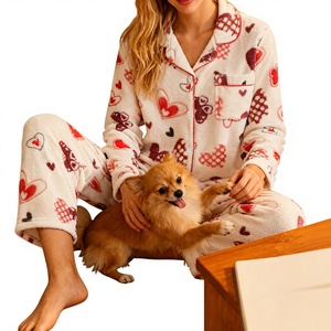Conjunto de Pijama de Forro Polar para Mujer, Manga Larga, Estampado de Corazones, Ropa de Dormir Cálida para Invierno, Pantalones Largos, Cierre de Botones, Pijama de Franela Suave - Product Image 1