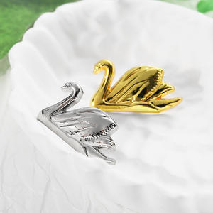 Elegante Broche Personalizado con Diseño <span class=keywords><strong>de</strong></span> Cisne, Chapado en Oro y Plata, Broche <span class=keywords><strong>de</strong></span> Solapa con Cisne en Relieve 3D, Personalizado para Mujer, Accesorio para Abrigo o Bufanda, Regalo - Product Image 2