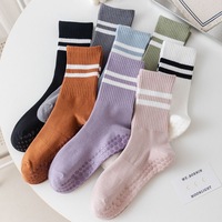 Chaussettes antidérapantes rayées colorées pour femmes, avec grip en silicone, coton côtelé, pour yoga, pilates, danse, vente en gros