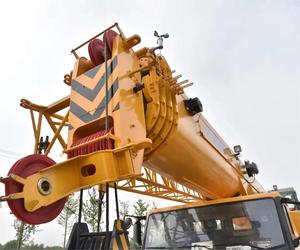 Grúa Usada en Excelentes Condiciones XCT80L5 QY80K5D de China, Grúa sobre Camión Usada Original de 80 Toneladas Lista para Envío a <span class=keywords><strong>Jabel</strong></span> Ali - Product Image 2