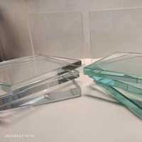 Verre à faible teneur en fer HZD à haute transparence avec revêtement AR - Personnalisable pour les applications industrielles, médicales et solaires - Épaisseur de 3 mm à 12 mm