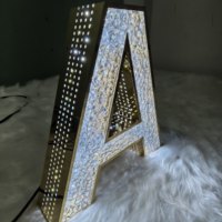 Enseigne lumineuse diamantée avec lettres LED perforées latéralement, enseigne publicitaire, logo, lettres lumineuses LED, enseigne étanche IP65