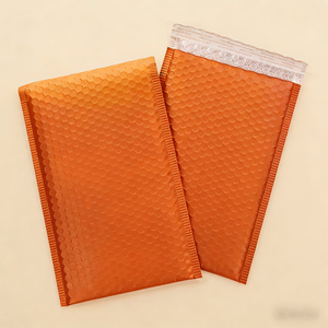 Sobres acolchados <span class=keywords><strong>de</strong></span> burbujas <span class=keywords><strong>de</strong></span> polietileno rosa brillante, ecológicos, con impresión <span class=keywords><strong>de</strong></span> logotipo personalizado, para envíos <span class=keywords><strong>de</strong></span> mensajería, <span class=keywords><strong>paquetes</strong></span> <span class=keywords><strong>de</strong></span> ropa y bolsas <span class=keywords><strong>de</strong></span> envío. - Product Image 2