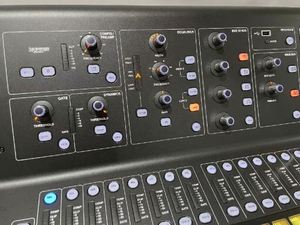 Bán Hot M32 sống kỹ thuật số giao diện điều khiển cho Live và studio 32 Microphone tiền khuếch đại và <span class=keywords><strong>25</strong></span> mix xe buýt Mixer - Product Image 4