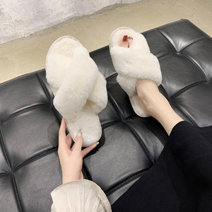 <span class=keywords><strong>Ciabatte</strong></span> da donna comode e calde <span class=keywords><strong>con</strong></span> punta aperta, da interno/esterno, in morbido peluche <span class=keywords><strong>con</strong></span> fasce incrociate in finta pelliccia di coniglio, ideali per autunno/inverno - Product Image 6