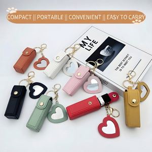 Organisateur de baume à lèvres promotionnel, étui de rangement de maquillage en cuir PU pour voyage, miroir en forme de cœur, porte-rouge à lèvres pour femmes, porte-clés, logo personnalisé - Product Image 5