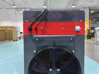 Machine de nettoyage laser portative refroidie par eau 1500W CW à fibre optique pour le décapage de la rouille et de la peinture sur métal, pour la préparation de l'acier