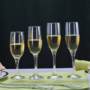 Verres à pied élégants classiques sans plomb de 6 oz pour fêtes d'<span class=keywords><strong>anniversaire</strong></span> et mariages, idéaux pour les flûtes et les vins mousseux - Product Image 4