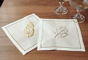 Serviette de cocktail en lin à motifs de feuilles Lustre |   Serviettes de table en lin 100% naturel, écologiques, réutilisables, motif feuille fait main - Product Image 2