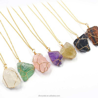 Pendentif Collier en Quartz Rose Brut Naturel, Pierre Précieuse Irrégulière, Cristal de Guérison, Figurine Sculptée, Bijou